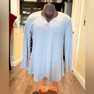 Light gray long sleeve asymmetrical dress/long shirt wear with leggings or jeans
